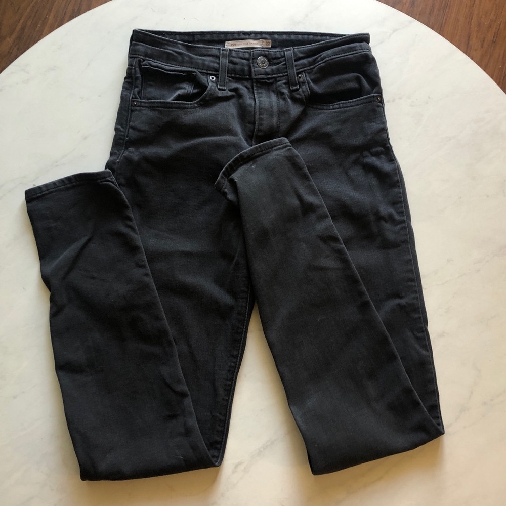 Levi’s high rise skinny black jean